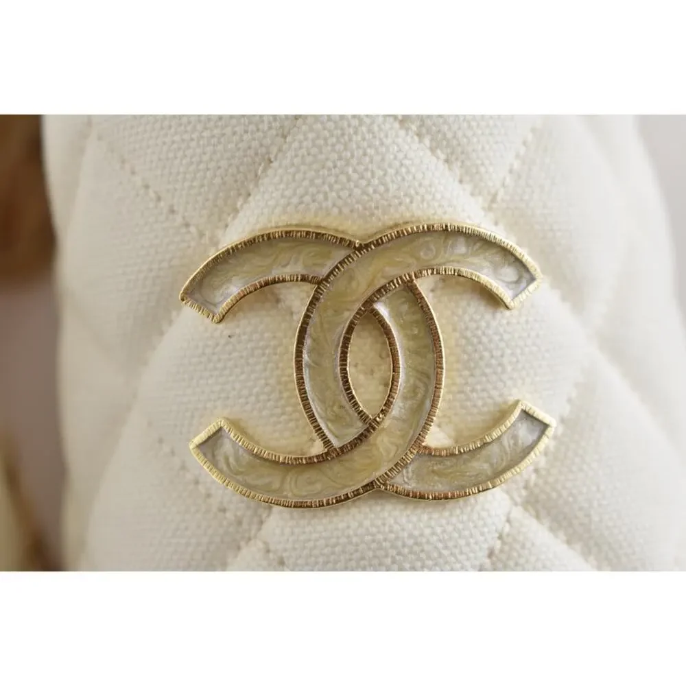 Chanel 25C White Cotton CC Logo Platform Wedge Slide Block Heel Mule Sandal 40